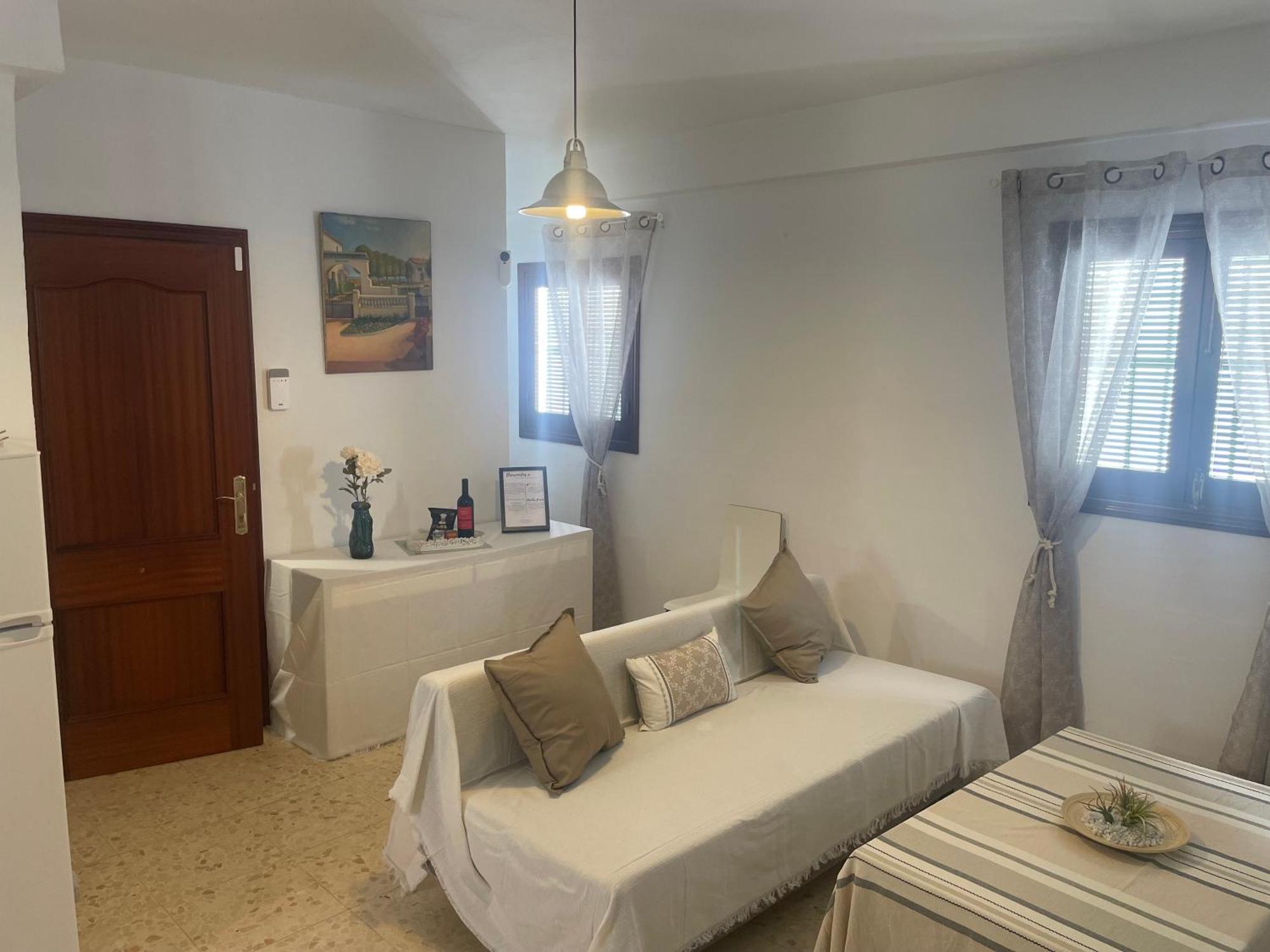 Apartamentos Lucero De Europa การ์โมนา ภายนอก รูปภาพ
