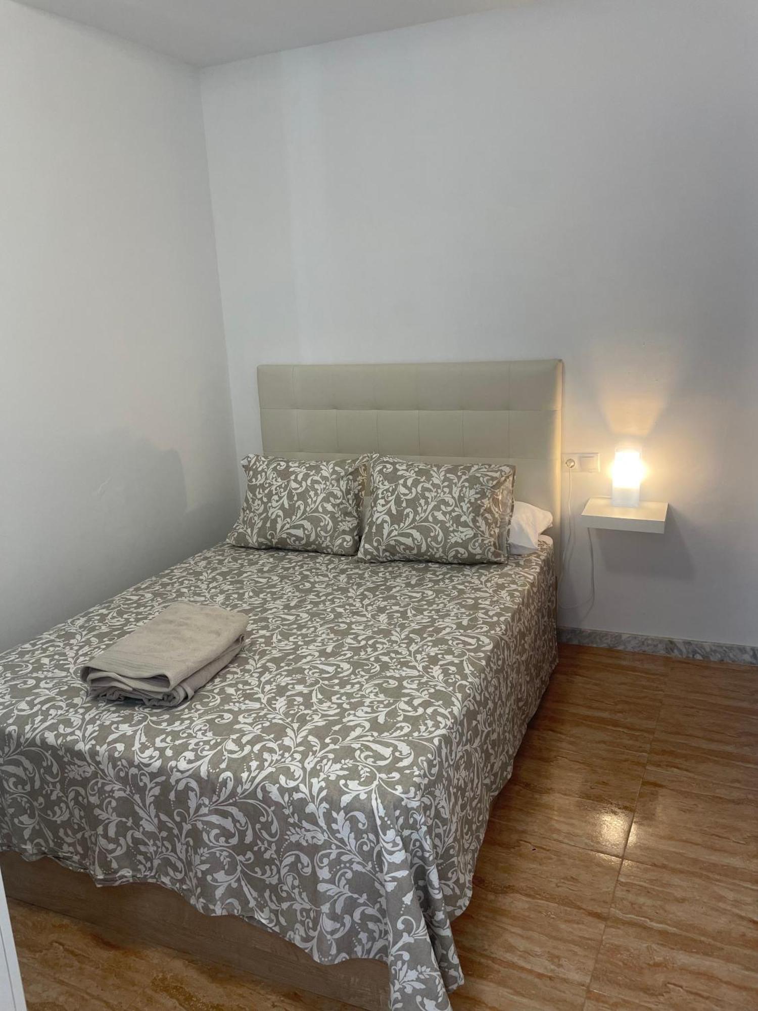 Apartamentos Lucero De Europa การ์โมนา ภายนอก รูปภาพ